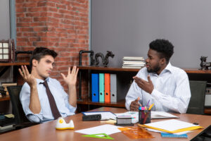 Strategie-di-risoluzione-dei-conflitti-per-i-leader-Guida-alla-comunicazione-efficace-e-alla-collaborazione
